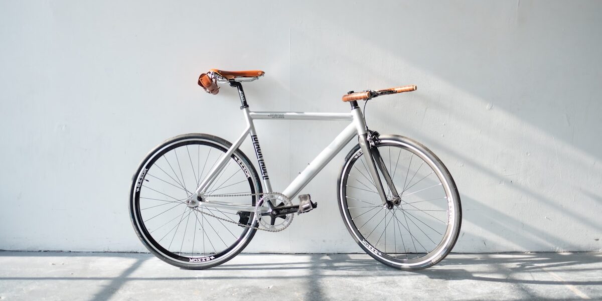 Bike Commuting Guide: Routes, Gear, and Getting Started